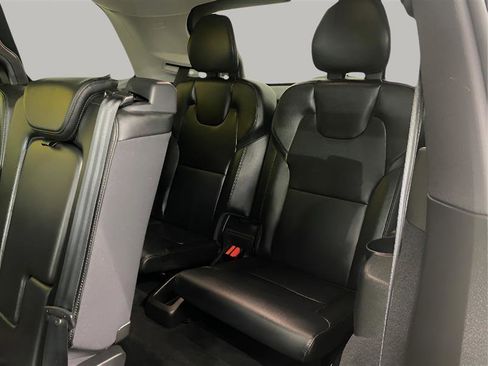 Used 2021 Volvo XC90 T5 Momentum w/ Climate Package image 23