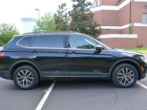 Used 2019 Volkswagen Tiguan SE w/ Panoramic Sunroof Package AWD/4WD image 4