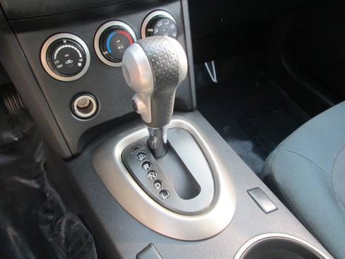 Used 2015 Nissan Rogue S w/ Convenience Package image 16