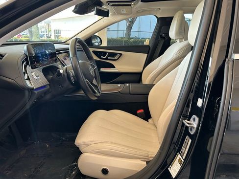 Used 2025 Mercedes-Benz E 350 4MATIC Sedan image 14