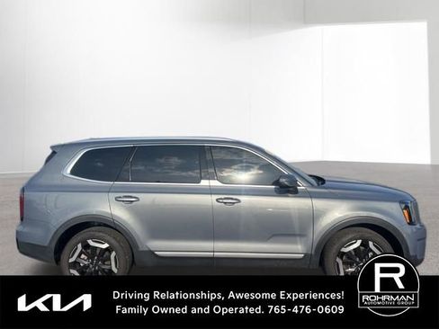 Used 2025 Kia Telluride EX w/ EX Captain's Chair Package AWD/4WD image 4