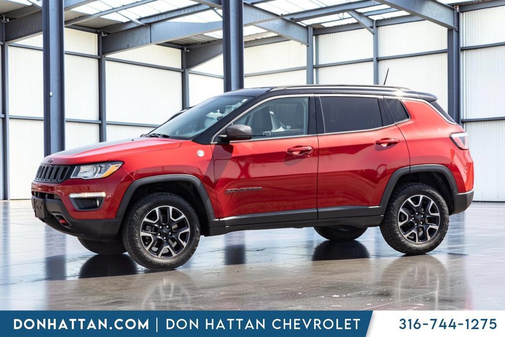 Used 2018 Jeep Compass Trailhawk w/ Cold Weather Group AWD/4WD image 2