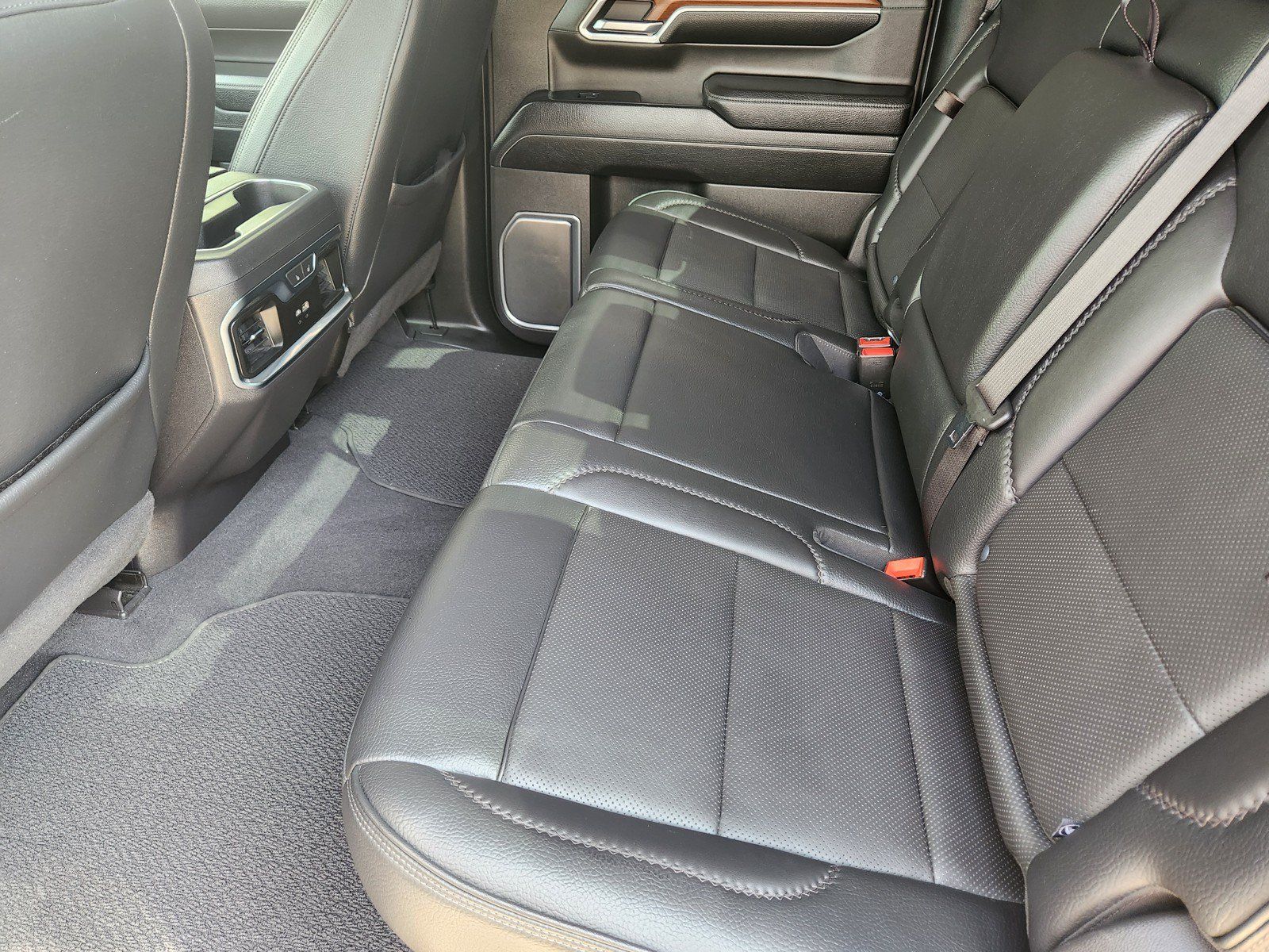 Used 2023 GMC Sierra 1500 Denali w/ Denali Reserve Package AWD/4WD image 13