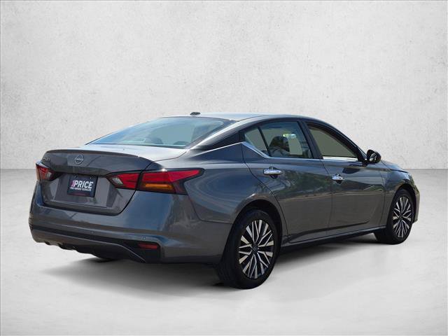 Used 2025 Nissan Altima 2.5 SV FWD image 5