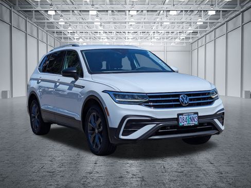 Used 2022 Volkswagen Tiguan SE AWD/4WD image 7
