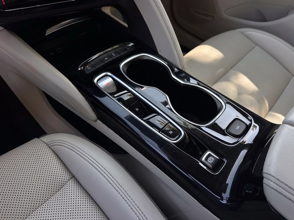 Used 2023 Buick Envision Essence FWD image 12
