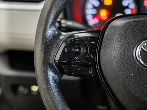 Used 2022 Toyota RAV4 XLE image 16