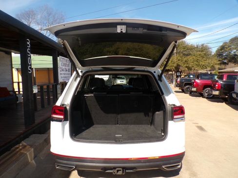 Used 2021 Volkswagen Atlas SE image 8