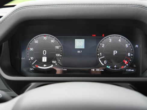 New 2026 Land Rover Defender 130 X-Dynamic SE AWD/4WD image 8