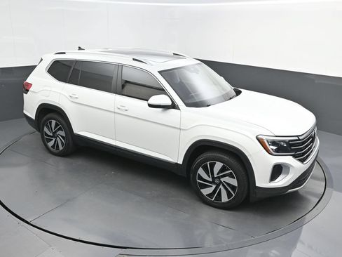Used 2024 Volkswagen Atlas SEL AWD/4WD image 38