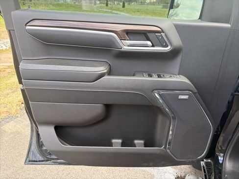 Used 2024 Chevrolet Silverado 1500 LT Trail Boss w/ Convenience Package II image 20