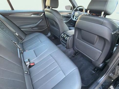 Used 2023 BMW 530i w/ Convenience Package RWD image 26