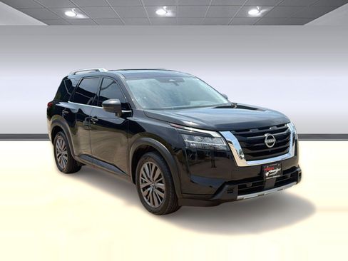 Used 2023 Nissan Pathfinder SL w/ SL Premium Package AWD/4WD image 7