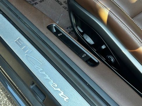 Certified 2024 Porsche 911 Carrera RWD image 7