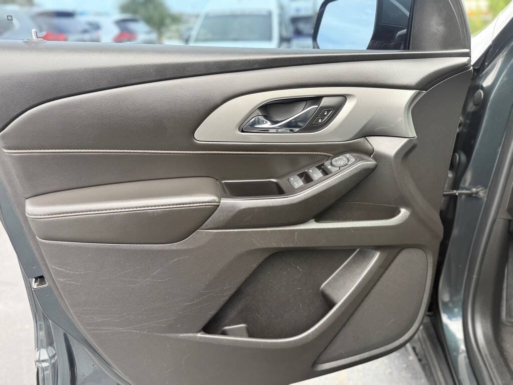 Used 2018 Chevrolet Traverse LT FWD image 8
