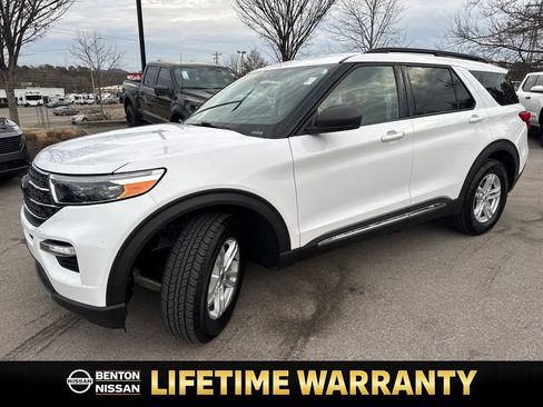 Used 2024 Ford Explorer XLT w/ Equipment Group 202A image 4