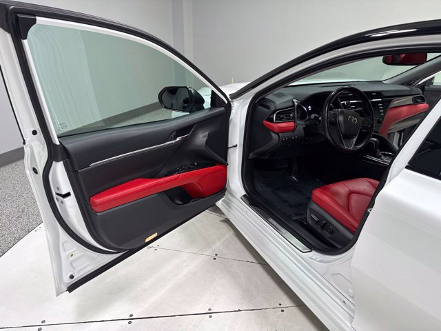 Used 2019 Toyota Camry XSE FWD image 10