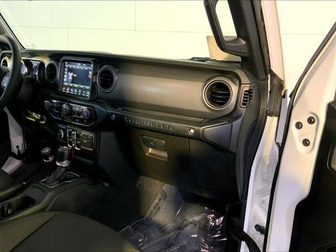 Used 2023 Jeep Wrangler Unlimited w/ Cold Weather Group AWD/4WD image 22