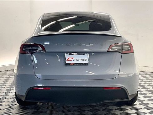 Used 2023 Tesla Model Y Performance AWD/4WD image 3