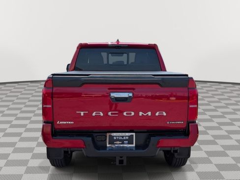 Used 2025 Toyota Tacoma Limited AWD/4WD image 4