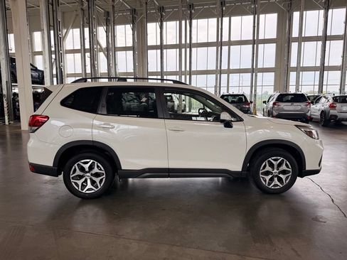 Used 2020 Subaru Forester Premium AWD/4WD image 2