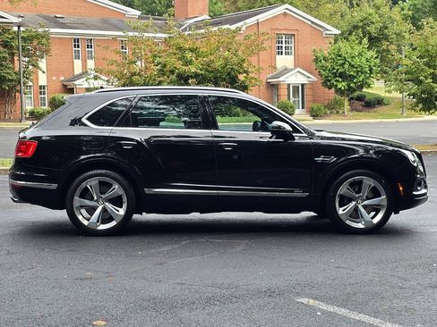 Used 2020 Bentley Bentayga Plug-In Hybrid image 7