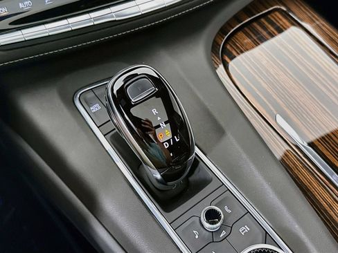 Used 2023 Cadillac Escalade Premium Luxury AWD/4WD image 17