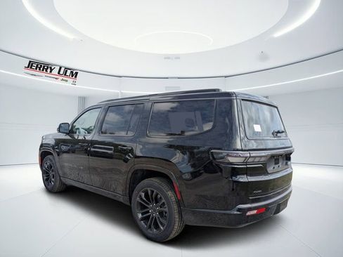 New 2026 Jeep Grand Wagoneer Summit w/ Premium Group III image 5