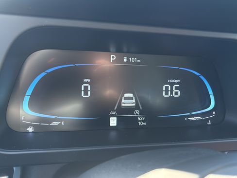 Certified 2026 Hyundai Elantra SE FWD image 13