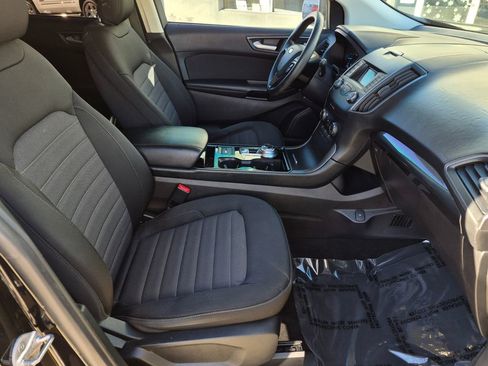 Used 2019 Ford Edge SE image 23