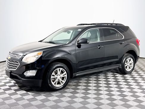 Used 2017 Chevrolet Equinox LT w/ Convenience Package image 4