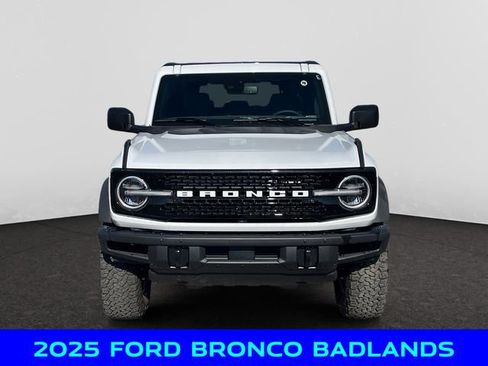New 2025 Ford Bronco Badlands image 8