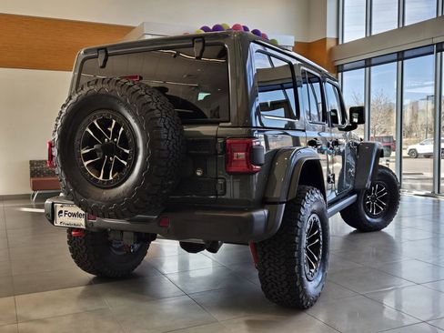 Used 2025 Jeep Wrangler Unlimited Rubicon image 3