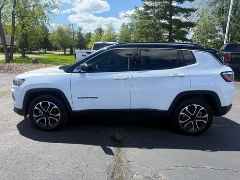 Used 2022 Jeep Compass Limited w/ Sun and Sound Group AWD/4WD image 8