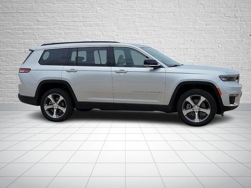 Used 2024 Jeep Grand Cherokee L Limited AWD/4WD image 5