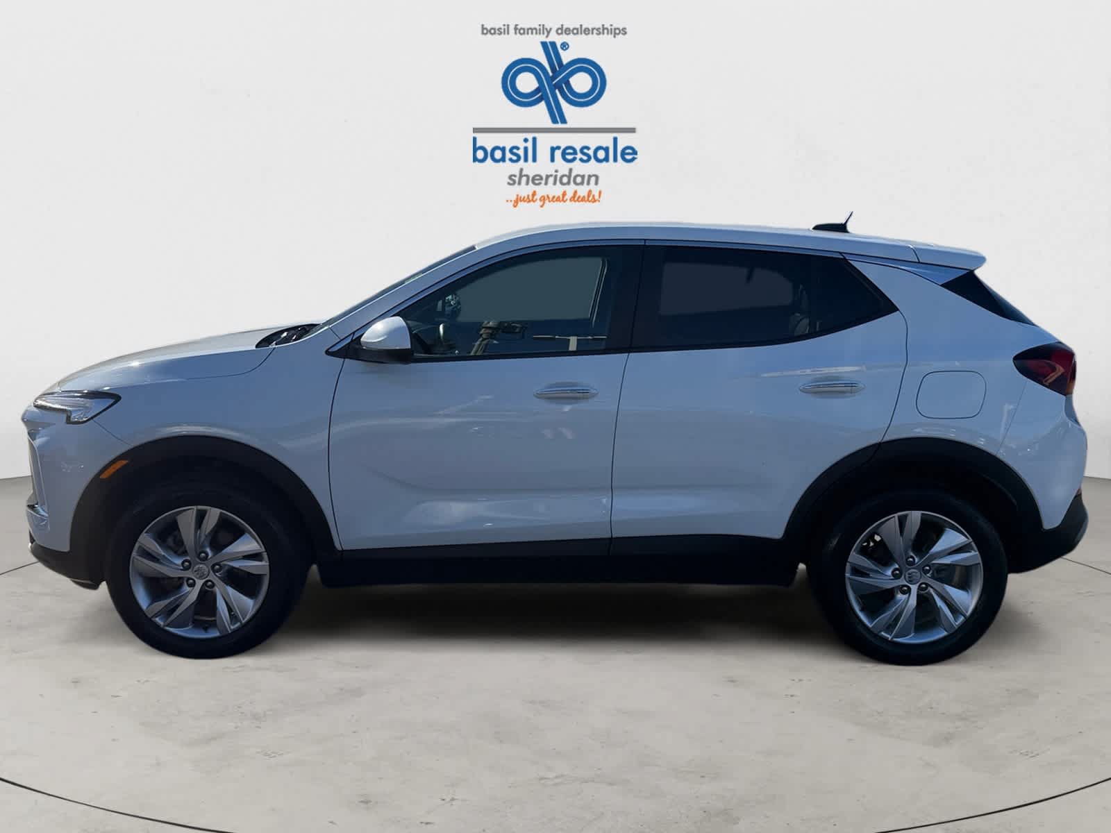 Used 2025 Buick Encore GX Preferred w/ Comfort Package AWD/4WD image 3