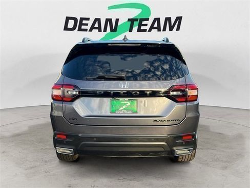 Used 2025 Honda Pilot Black Edition image 7