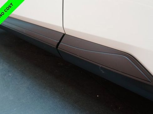 Used 2023 Nissan Rogue S image 76