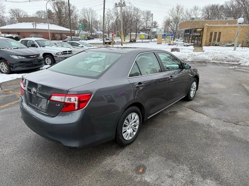 Used 2013 Toyota Camry LE image 5