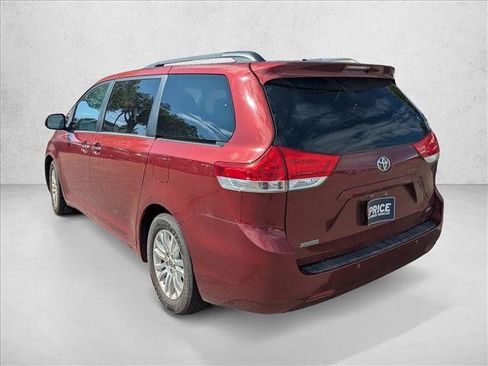 Used 2014 Toyota Sienna XLE FWD image 7