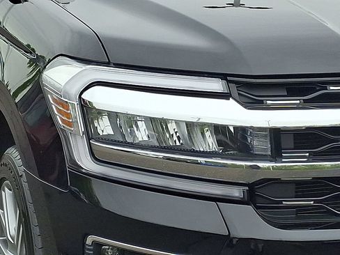 Used 2024 Ford Expedition Limited AWD/4WD image 10