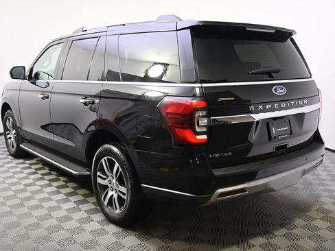 Used 2023 Ford Expedition Limited image 3