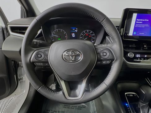 Used 2025 Toyota Corolla SE FWD image 18