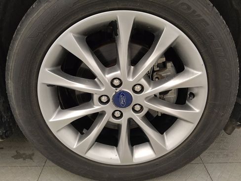 Used 2017 Ford Fusion SE w/ Fusion SE Technology Package FWD image 31