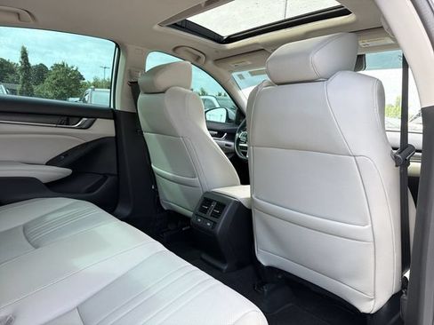 Used 2021 Honda Accord Touring image 14