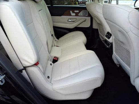 Used 2022 Mercedes-Benz GLS 450 4MATIC image 17