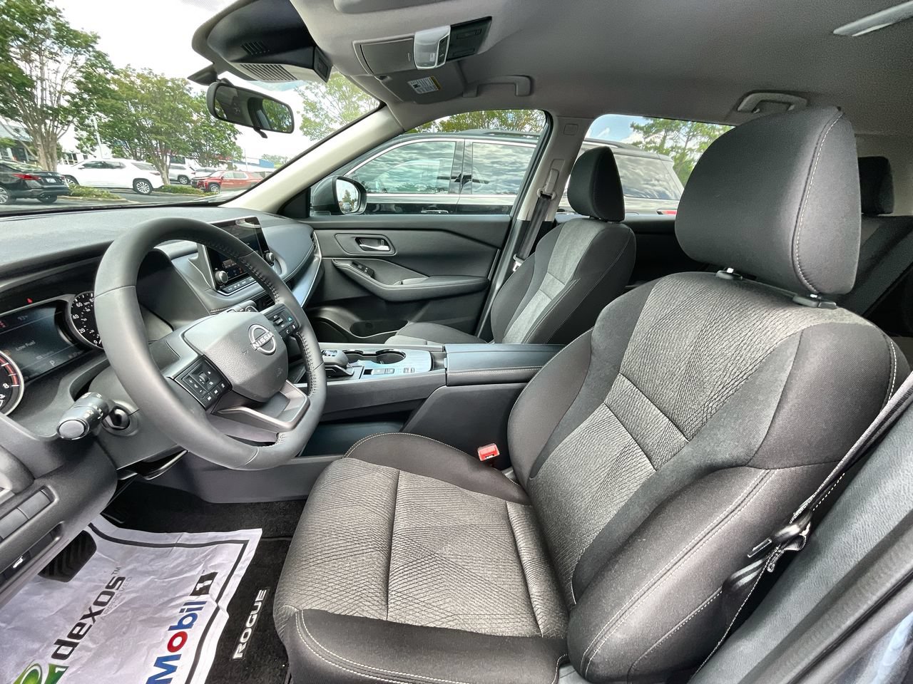 Used 2026 Nissan Rogue SV FWD image 18