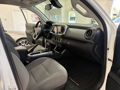Used 2019 Toyota Tacoma SR5 RWD image 23