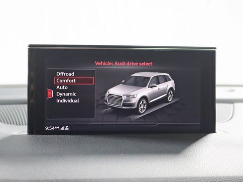 Used 2018 Audi Q7 3.0T Prestige w/ Prestige Package image 24