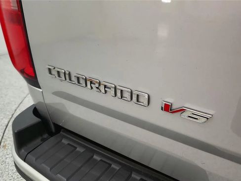 Used 2018 Chevrolet Colorado LT w/ LT Convenience Package image 17